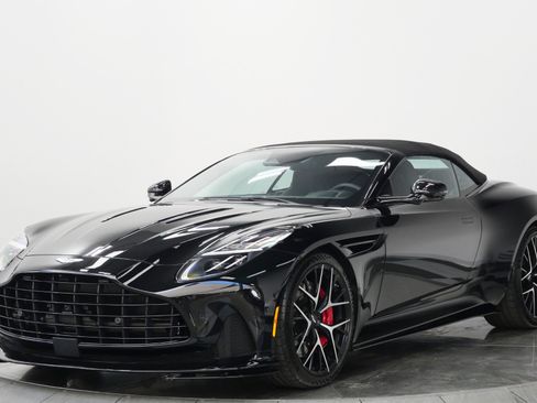 Used 2025 Aston Martin DB12 Convertible RWD image 5