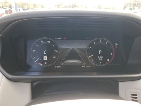 Used 2020 Land Rover Discovery HSE image 21