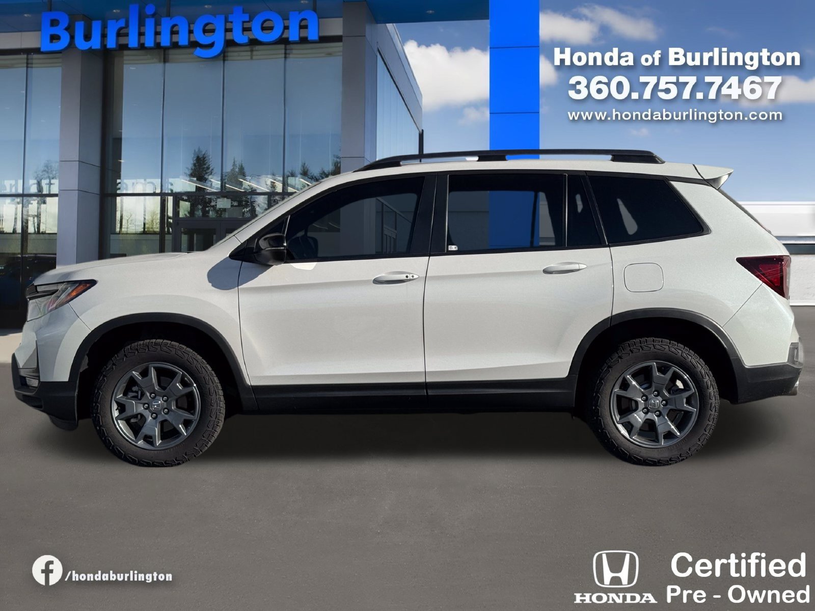 Used 2025 Honda Passport TrailSport image 3