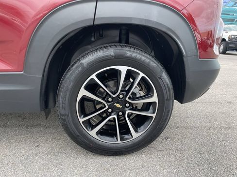 Used 2025 Chevrolet TrailBlazer LT AWD/4WD image 10