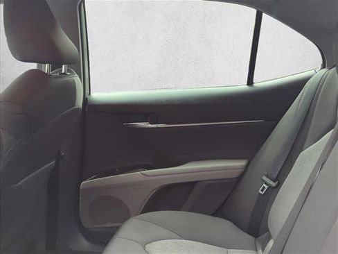 Used 2020 Toyota Camry LE image 12