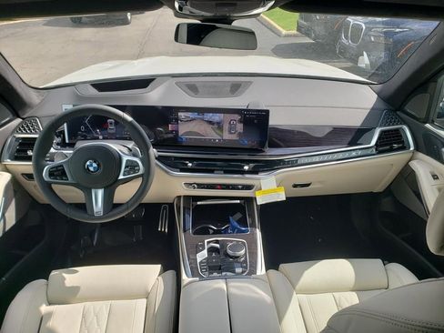 New 2026 BMW X7 xDrive40i w/ M Sport Package AWD/4WD image 8