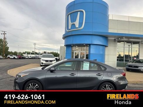 Used 2023 Kia Forte LXS w/ LXS Technology Package FWD image 1