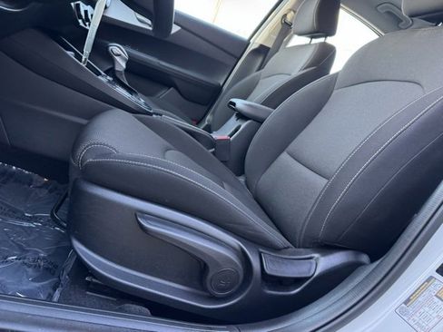 Used 2023 Kia Forte LXS w/ LXS Technology Package image 7