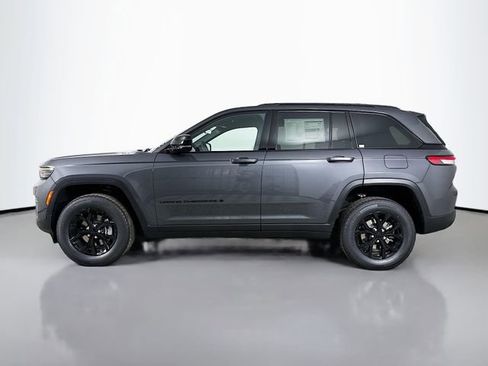 New 2025 Jeep Grand Cherokee Altitude image 4