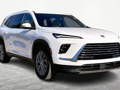 Used 2025 Buick Enclave Preferred w/ Power Package image 1