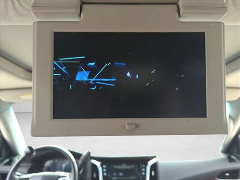 Used 2018 Cadillac Escalade Premium Luxury image 16