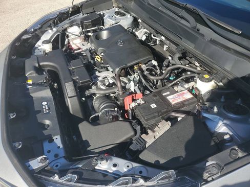 Used 2021 Toyota RAV4 XLE image 9