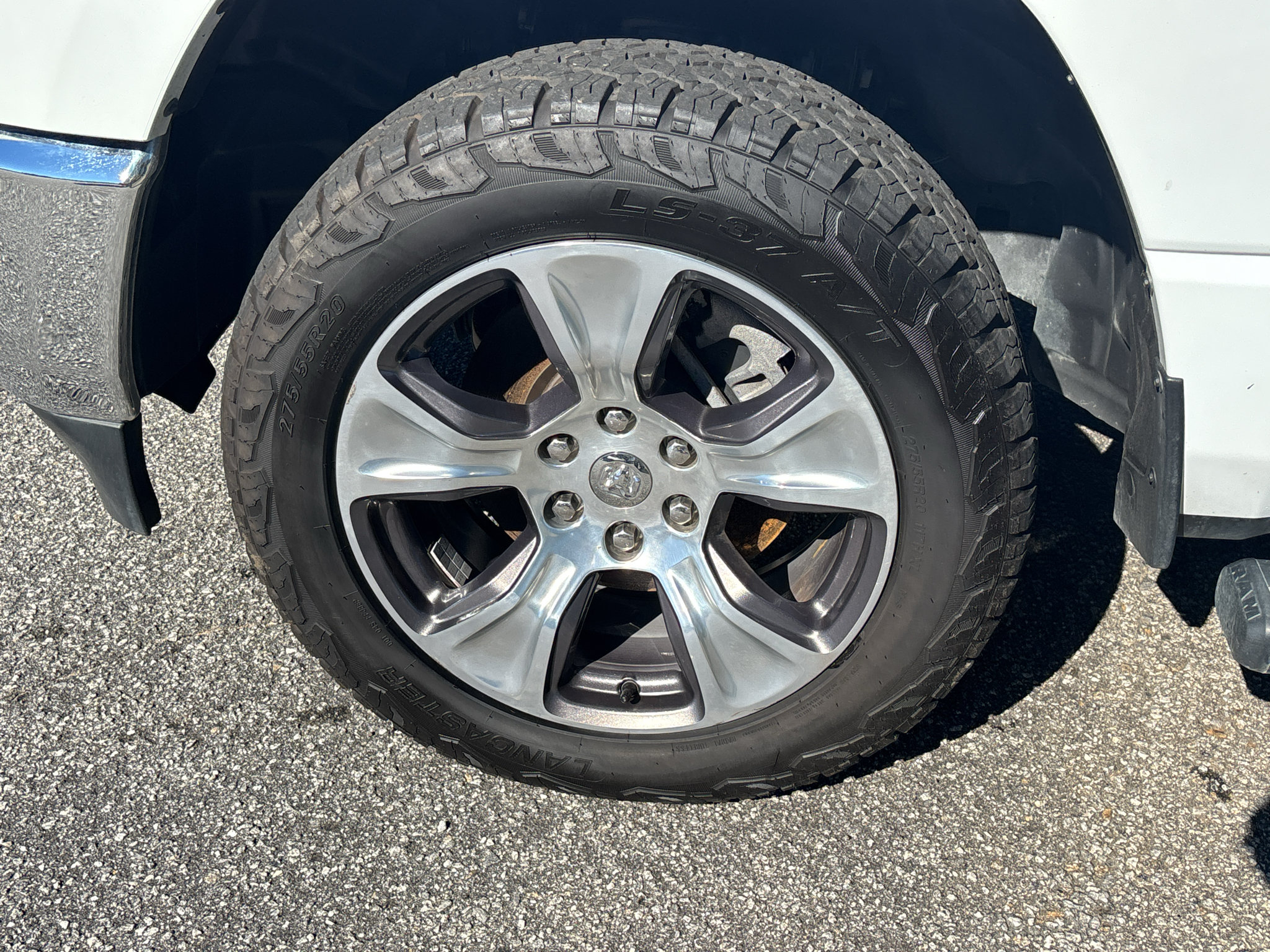 Used 2023 RAM 1500 Laramie AWD/4WD image 29