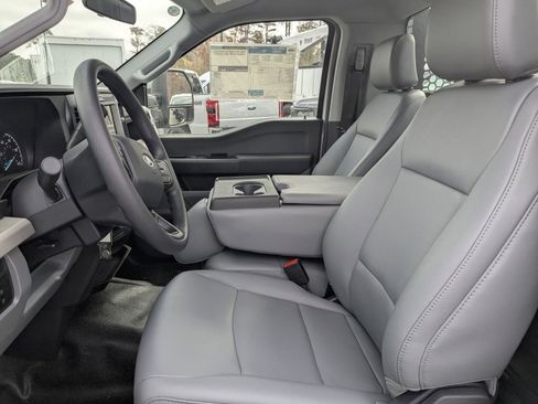 New 2025 Ford F450 XL w/ XL Chrome Package RWD image 14