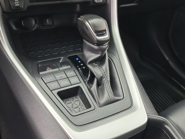 Used 2022 Toyota RAV4 XLE Premium AWD/4WD image 23