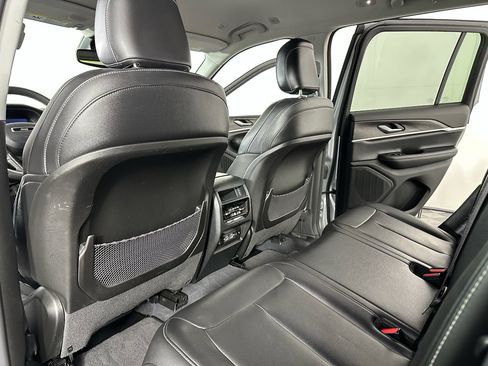 Used 2023 Jeep Grand Cherokee Limited AWD/4WD image 22