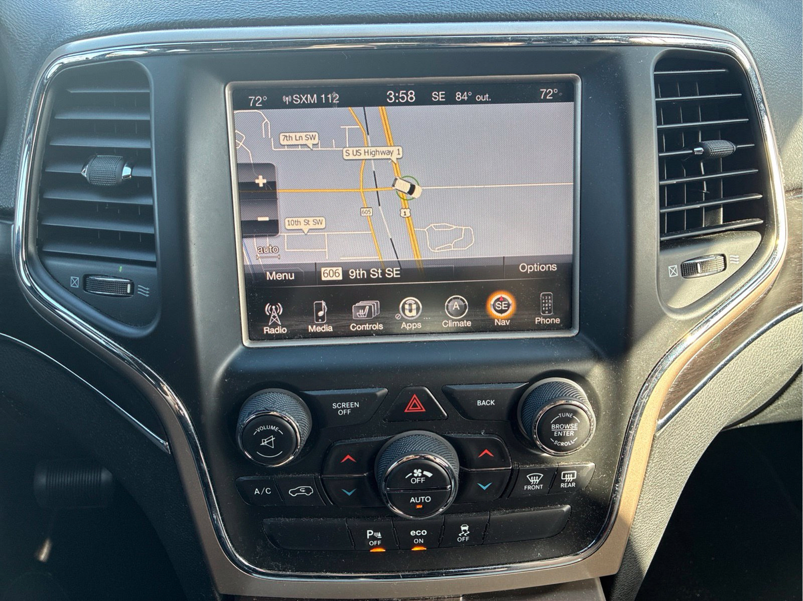 Used 2014 Jeep Grand Cherokee Limited w/ Luxury Group II AWD/4WD image 16