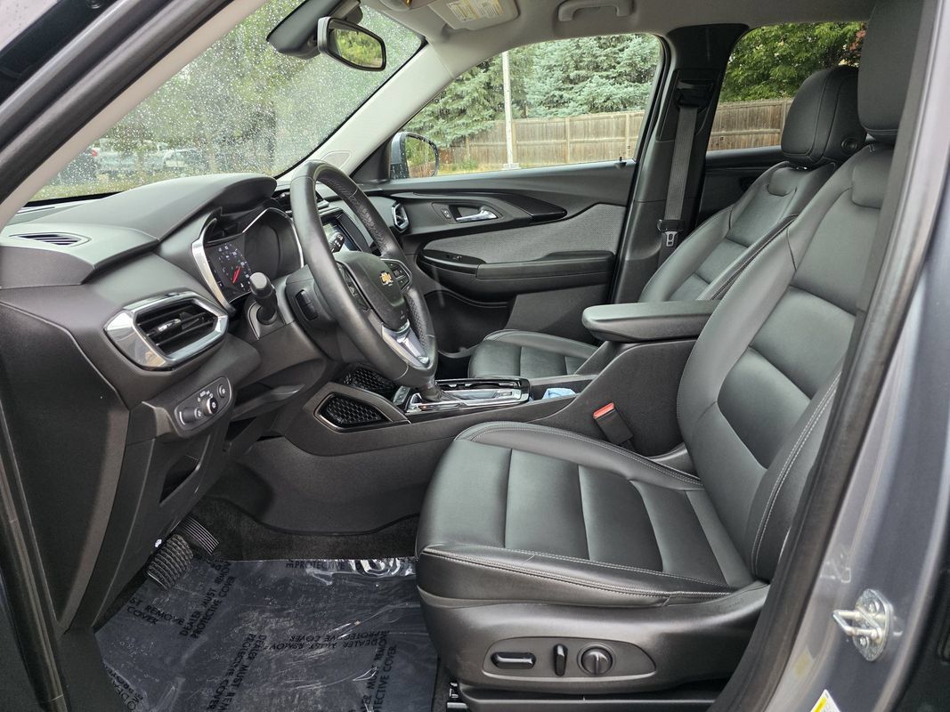 Used 2021 Chevrolet TrailBlazer LT w/ Premium Seating Package AWD/4WD image 15