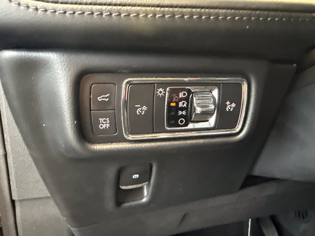 Used 2022 Lincoln Nautilus AWD image 13