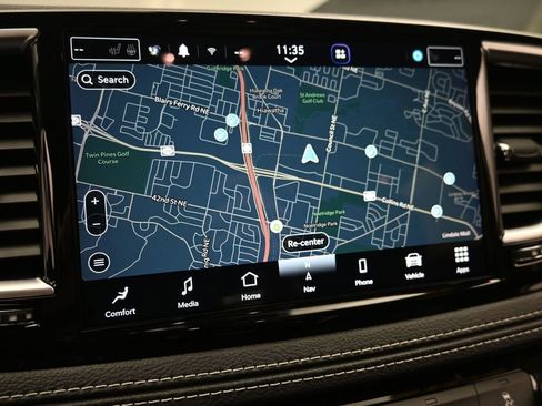 Used 2023 Chrysler Pacifica Limited FWD image 16