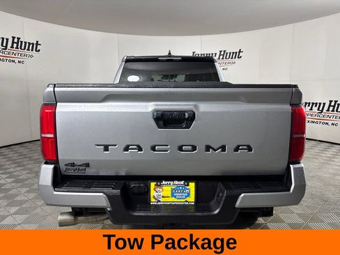 Used 2025 Toyota Tacoma SR5 AWD/4WD image 7
