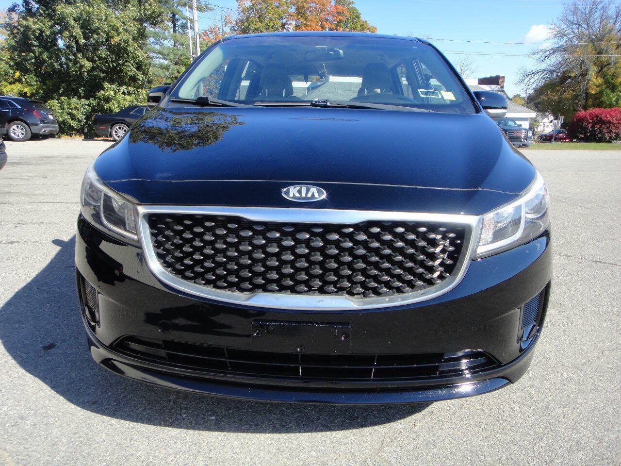 Used 2017 Kia Sedona L FWD image 2