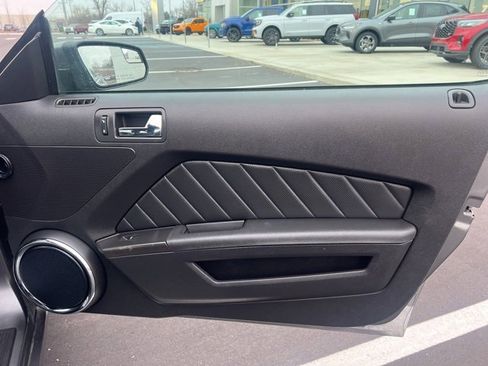 Used 2013 Ford Mustang Premium image 10