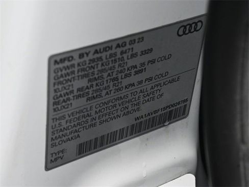 Used 2023 Audi Q8 Premium image 19