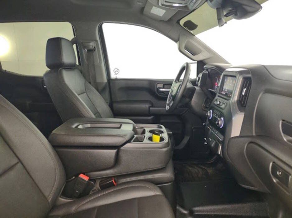 Used 2022 Chevrolet Silverado 1500 W/T w/ Trailering Package AWD/4WD image 17