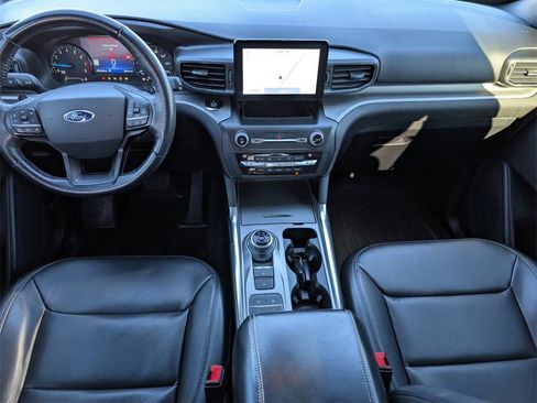 Used 2020 Ford Explorer XLT w/ Equipment Group 202A image 29