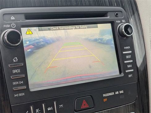 Used 2017 Chevrolet Traverse LT image 20