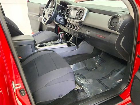 Used 2019 Toyota Tacoma SR5 image 31