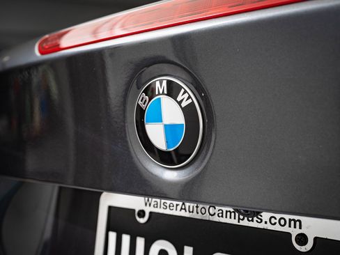 Used 2015 BMW M4 Convertible image 18