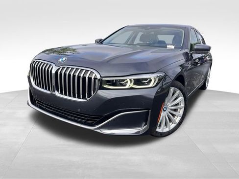 Used 2020 BMW 740i w/ Premium Package RWD image 9