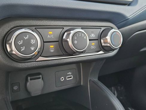 New 2025 Nissan Versa SV w/ Trunk Package image 20