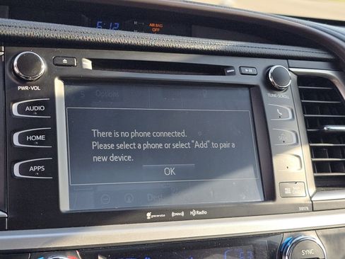 Used 2018 Toyota Highlander XLE FWD image 6