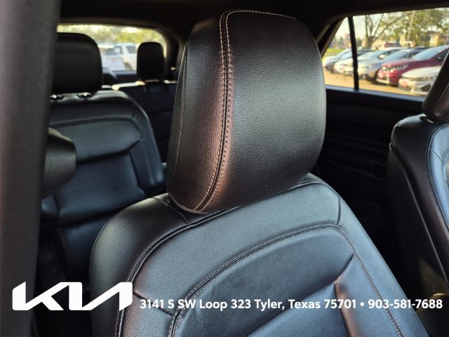 Used 2020 Ford Explorer XLT w/ Equipment Group 202A AWD/4WD image 14