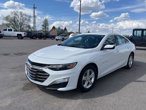 Used 2025 Chevrolet Malibu LS FWD image 4