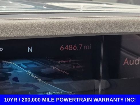 Used 2025 Lincoln Nautilus Premier AWD/4WD image 23