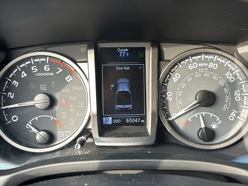 Used 2023 Toyota Tacoma TRD Sport w/ Technology Package AWD/4WD image 14
