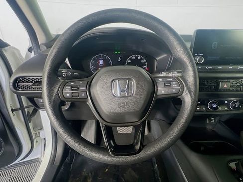Used 2024 Honda HR-V LX image 16