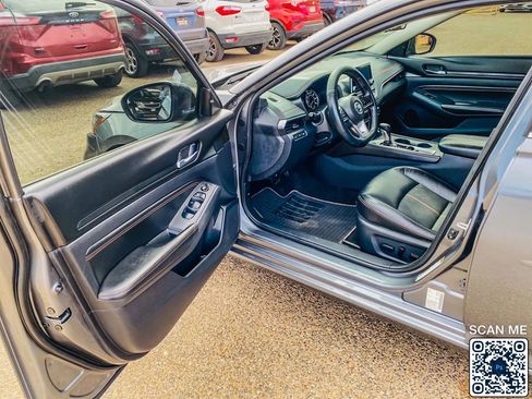 Used 2020 Nissan Altima 2.5 SR w/ Premium Package image 12