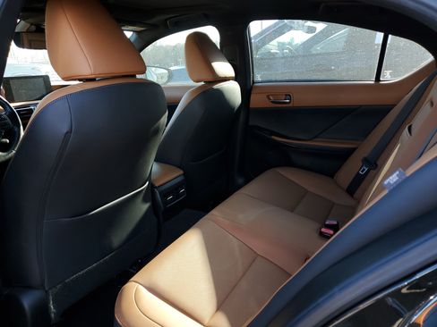 Used 2022 Lexus IS 300 w/ Premium Package image 8