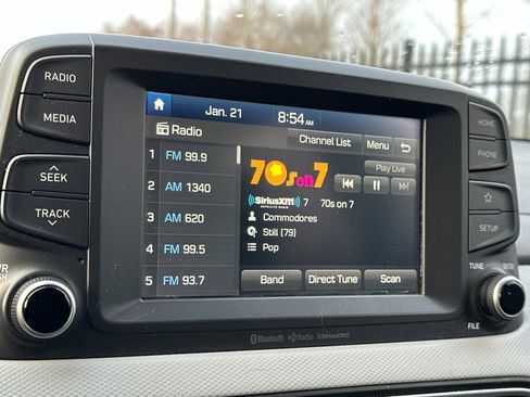 Used 2019 Hyundai Kona SEL image 18