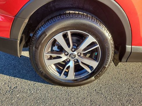 Used 2017 Toyota RAV4 XLE image 5