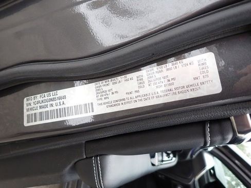 Certified 2022 Jeep Grand Cherokee L Overland image 24