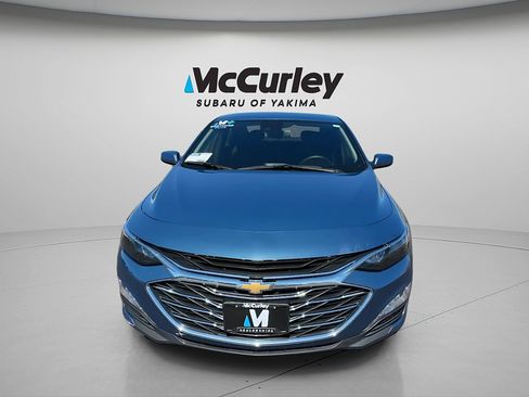 Used 2024 Chevrolet Malibu LT FWD image 2