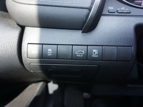 Used 2022 Toyota Camry SE FWD image 5