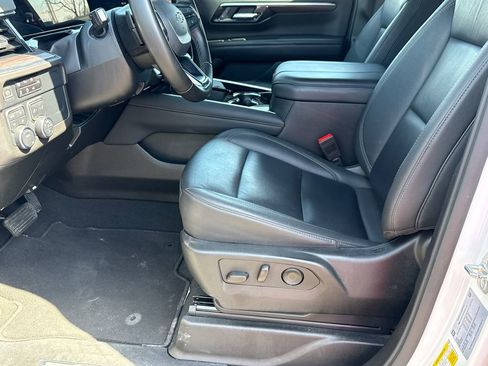 Used 2025 Chevrolet Tahoe Z71 image 7