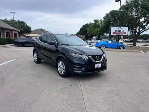 Used 2021 Nissan Rogue Sport SV FWD image 1