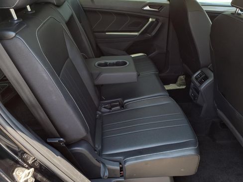 Used 2023 Volkswagen Tiguan SE w/ Panoramic Sunroof Package FWD image 22
