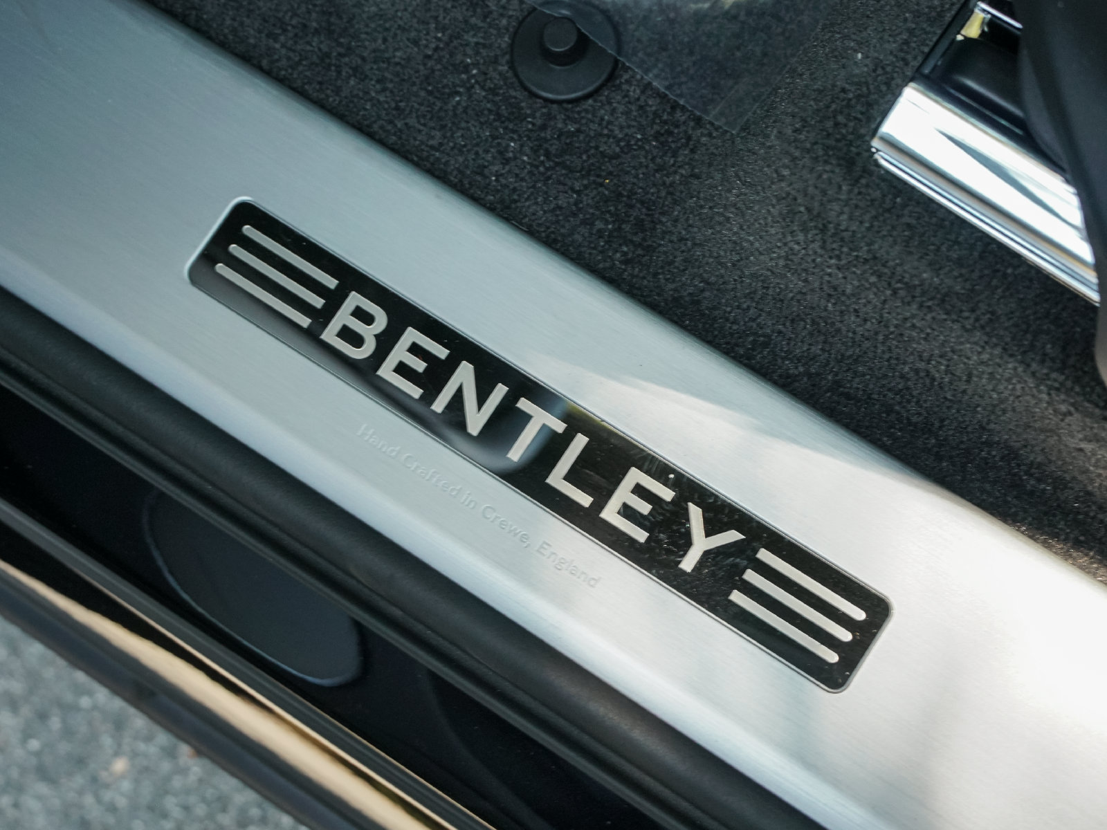 Used 2025 Bentley Bentayga Extended Wheelbase AWD/4WD image 20