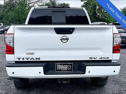 Used 2021 Nissan Titan SV w/ SV Convenience Package image 5