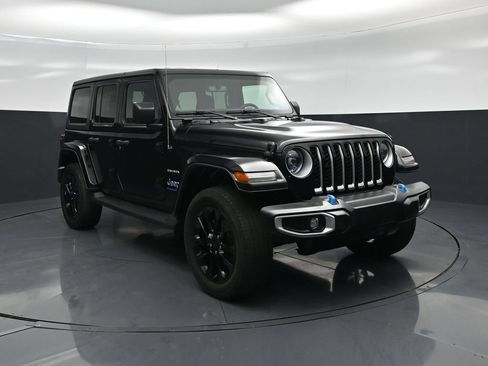 Used 2023 Jeep Wrangler Unlimited Sahara AWD/4WD image 52